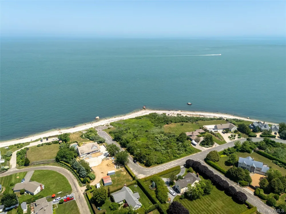 1890 Lands End Road Orient Point, NY 11957