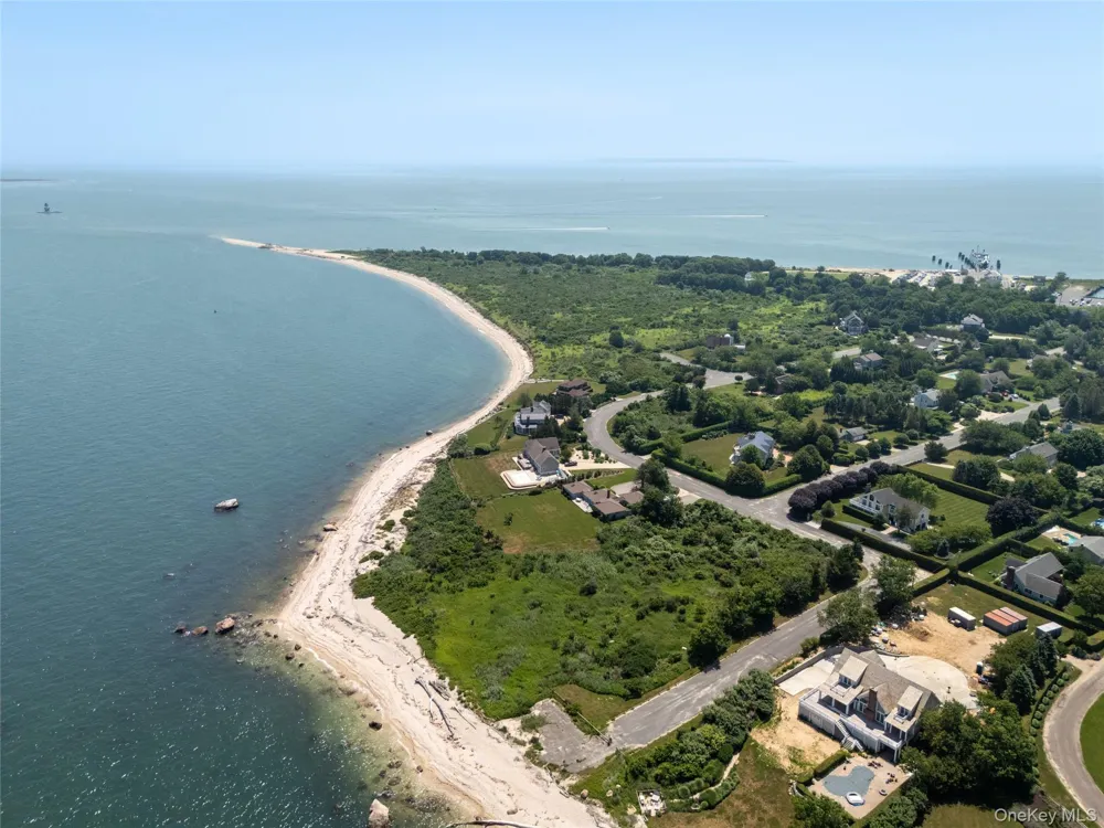 1890 Lands End Road Orient Point, NY 11957