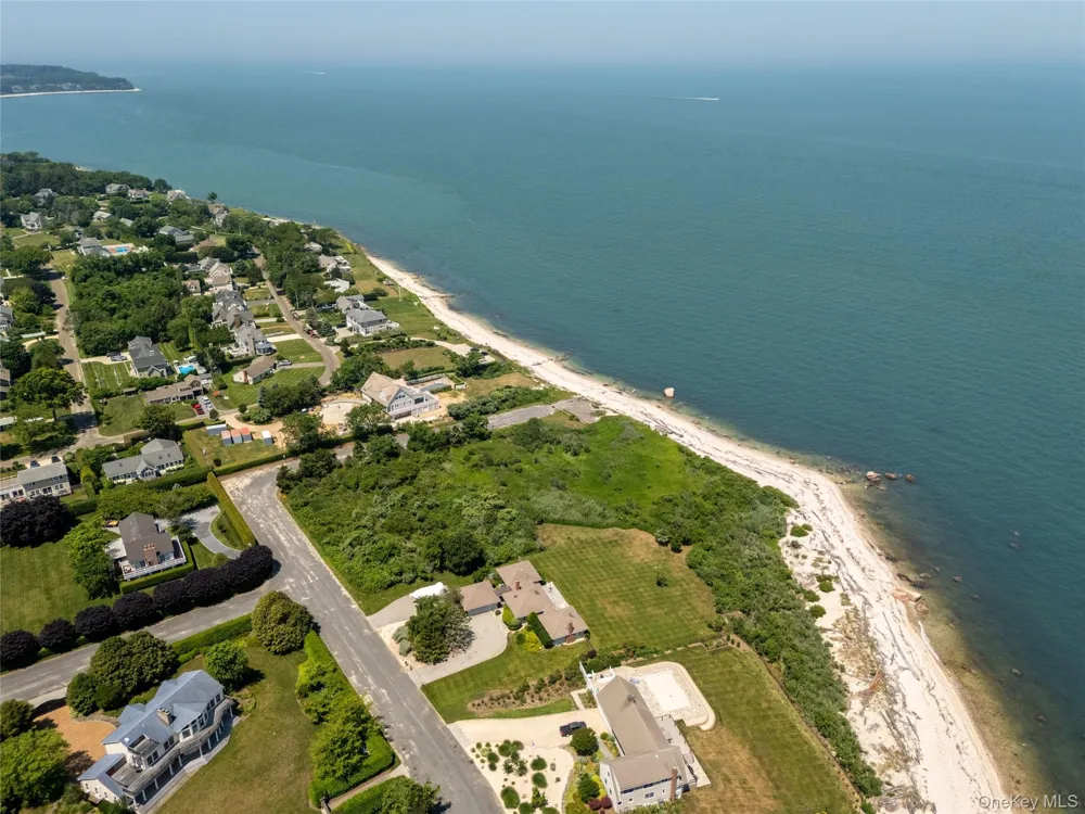1890 Lands End Road Orient Point, NY 11957