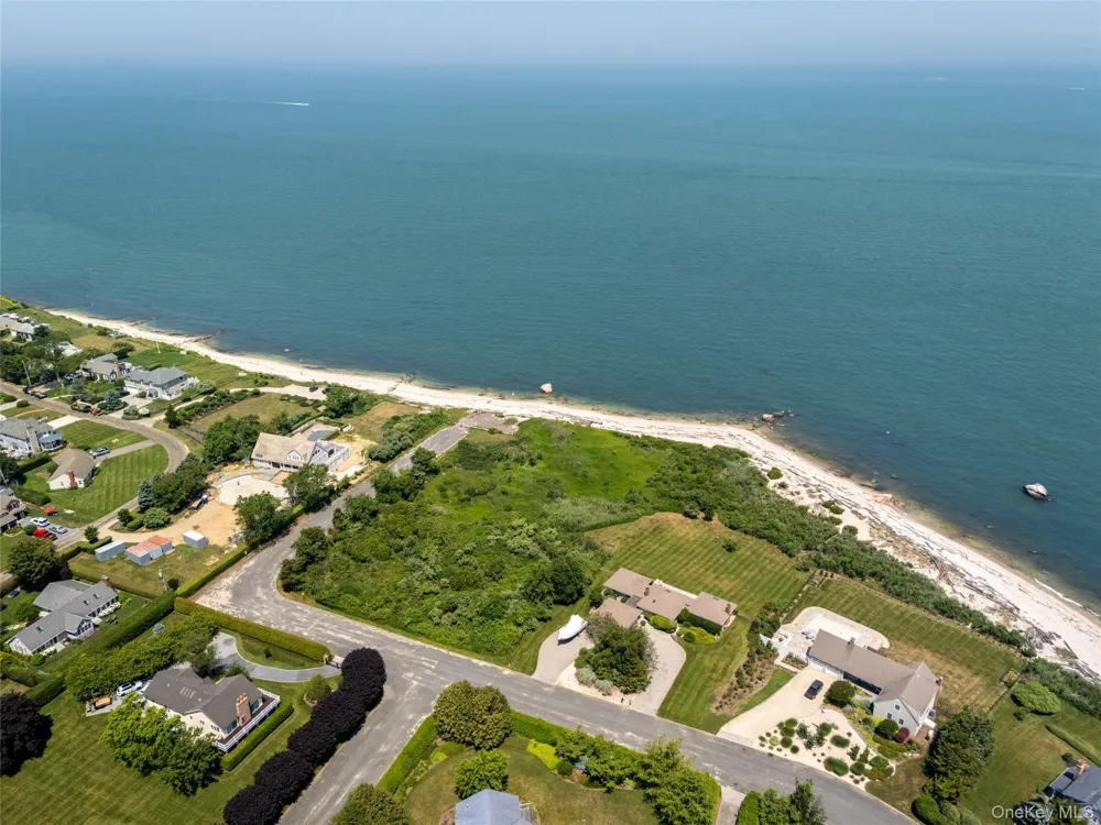 1890 Lands End Road Orient Point, NY 11957