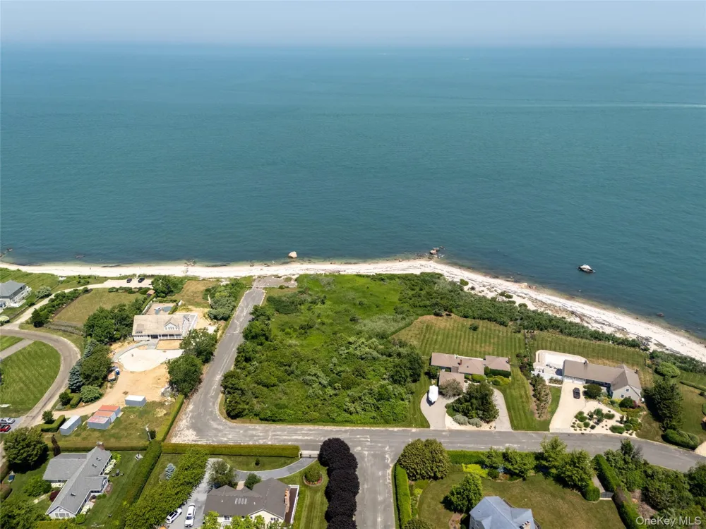 1890 Lands End Road Orient Point, NY 11957