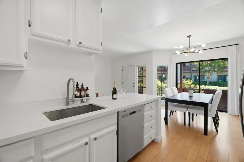 473 Costa Mesa Terrace #C Sunnyvale, CA 94085
