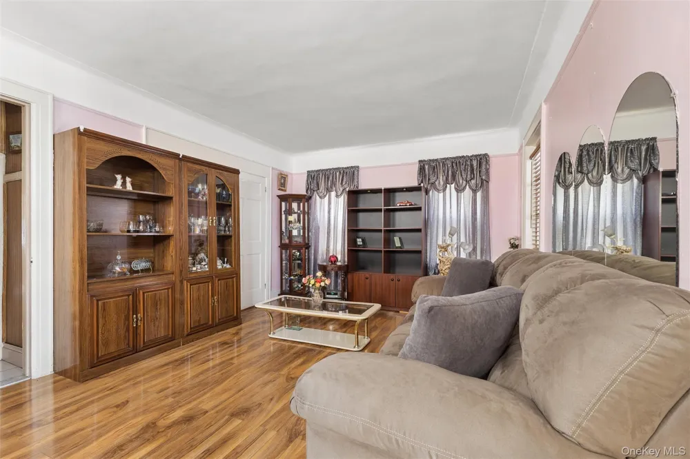 112-17 201st Street Saint Albans, NY 11412