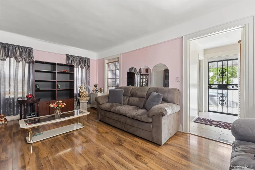112-17 201st Street Saint Albans, NY 11412