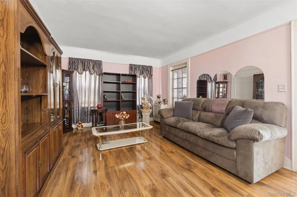 112-17 201st Street Saint Albans, NY 11412