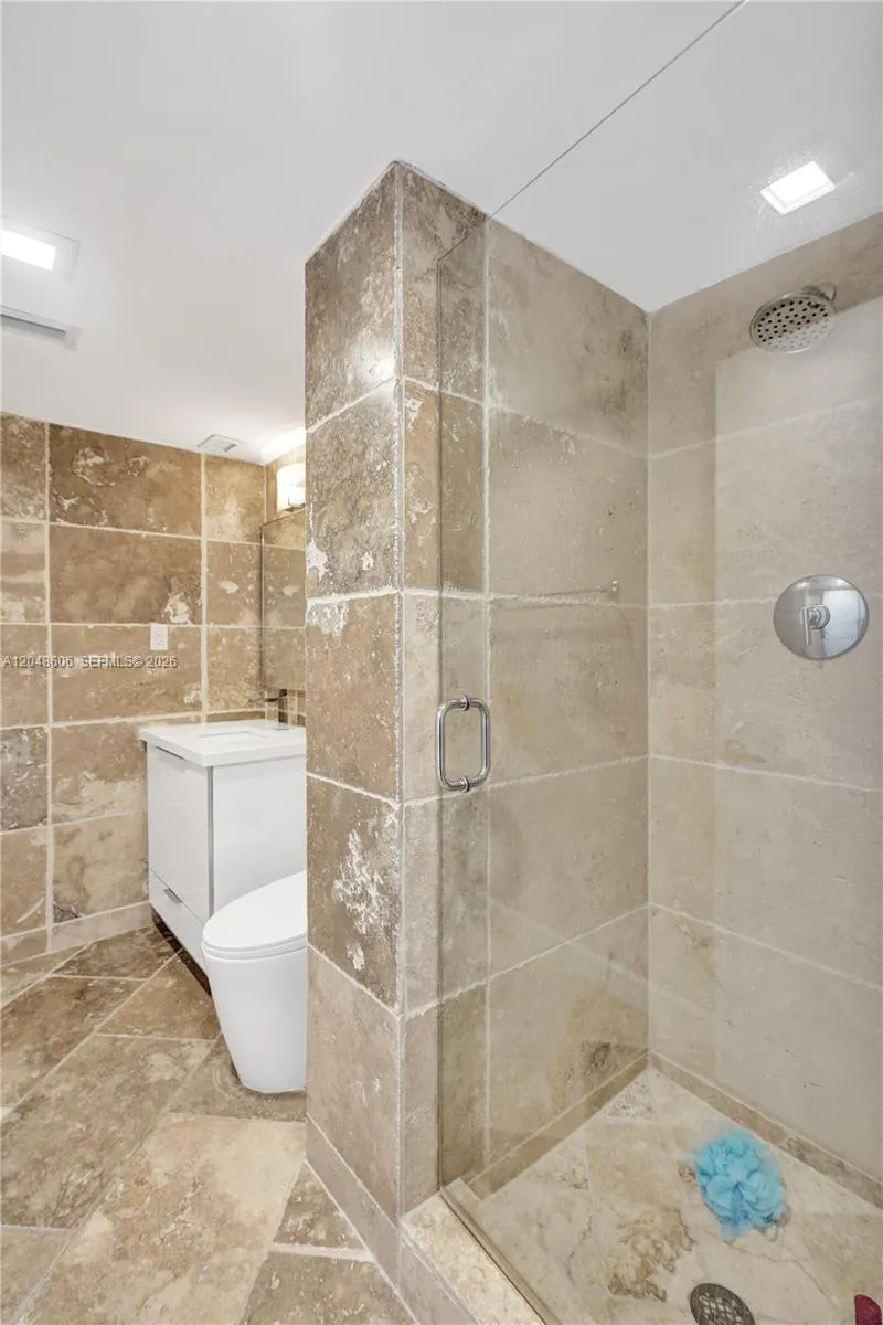 9225 Collins Ave #1402 Surfside, FL 33154