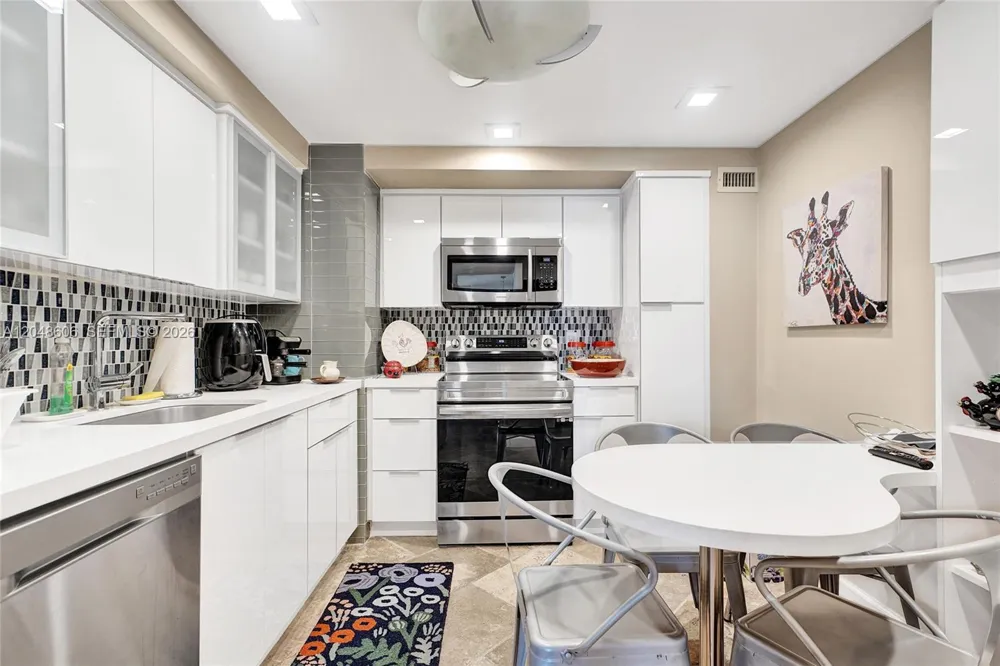 9225 Collins Ave #1402 Surfside, FL 33154
