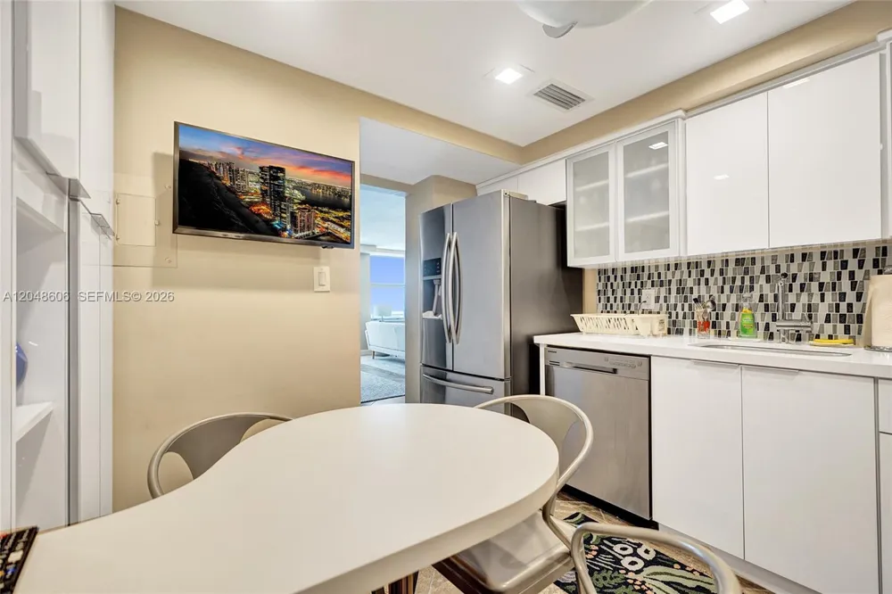 9225 Collins Ave #1402 Surfside, FL 33154