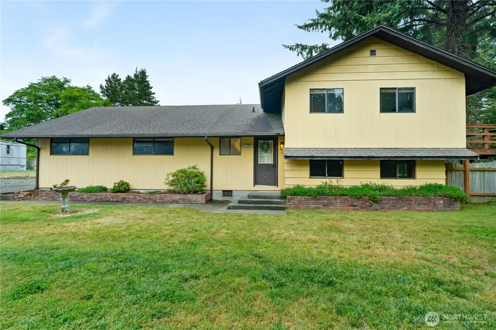 236 E Woodhill Avenue Westport, WA 98595