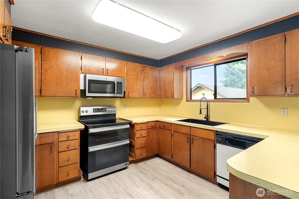 236 E Woodhill Avenue Westport, WA 98595