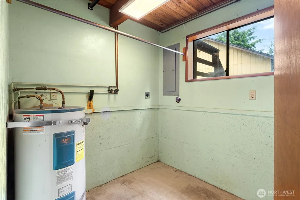 236 E Woodhill Avenue Westport, WA 98595