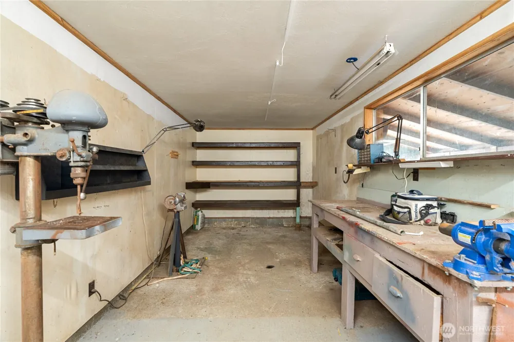 236 E Woodhill Avenue Westport, WA 98595