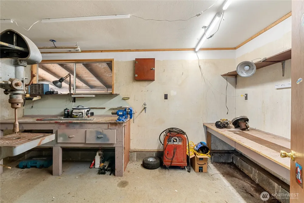 236 E Woodhill Avenue Westport, WA 98595