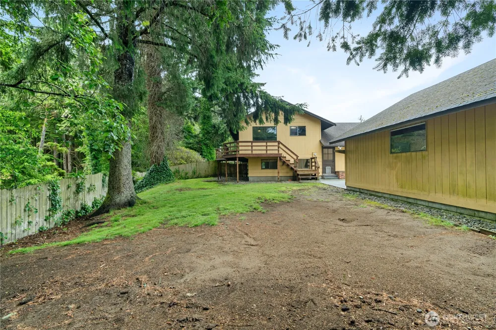 236 E Woodhill Avenue Westport, WA 98595