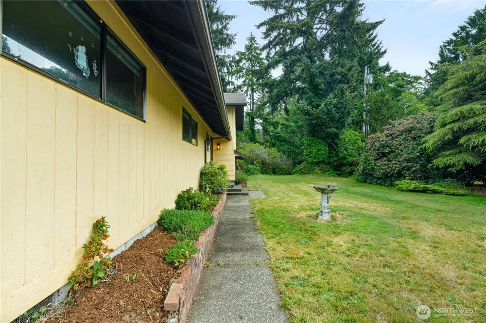 236 E Woodhill Avenue Westport, WA 98595