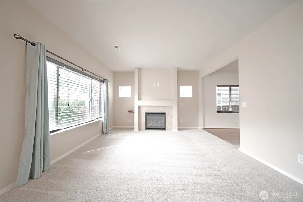4241 R STREET NE Auburn, WA 98002