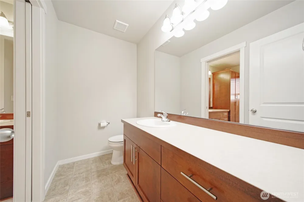 4241 R STREET NE Auburn, WA 98002