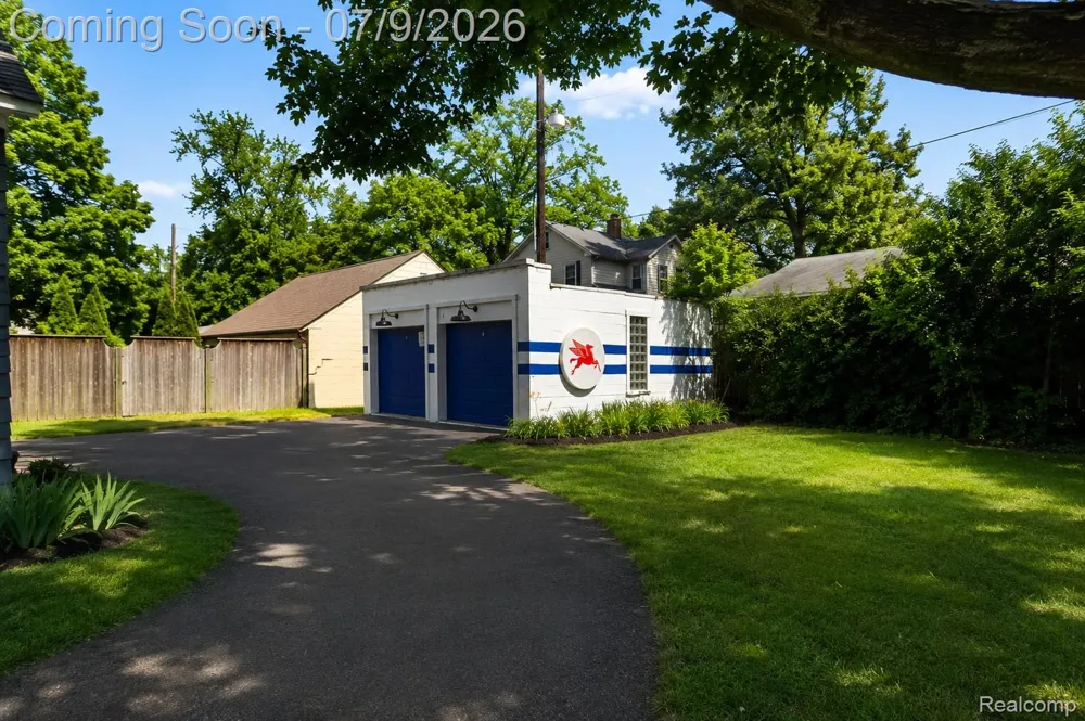 714 Atlantic Street Milford Village, MI 48381