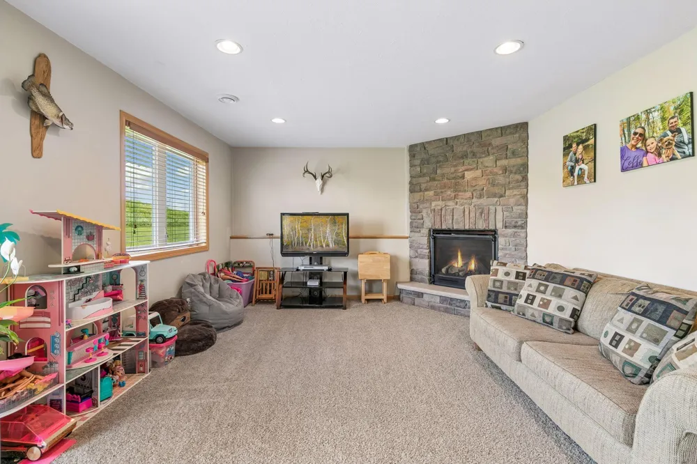 1302 Prairie Street NW Montgomery, MN 56069