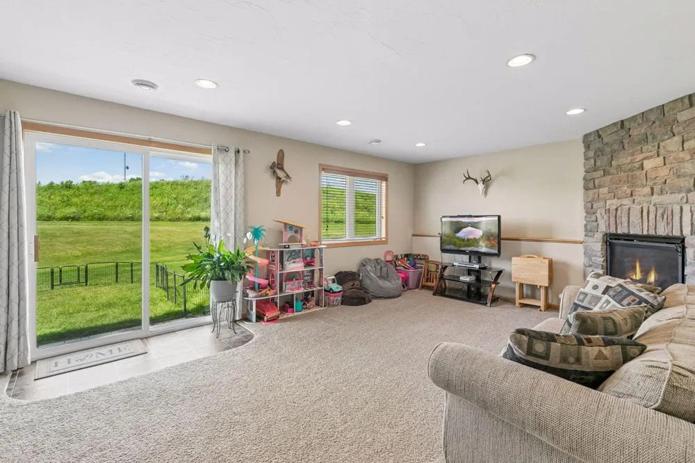 1302 Prairie Street NW Montgomery, MN 56069