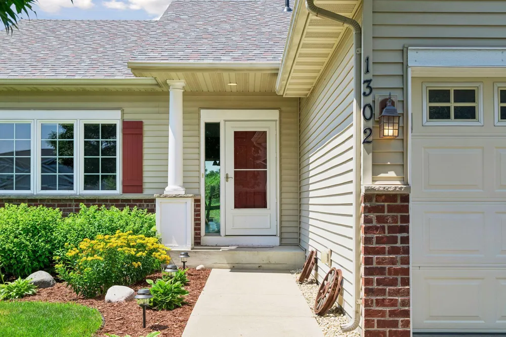 1302 Prairie Street NW Montgomery, MN 56069
