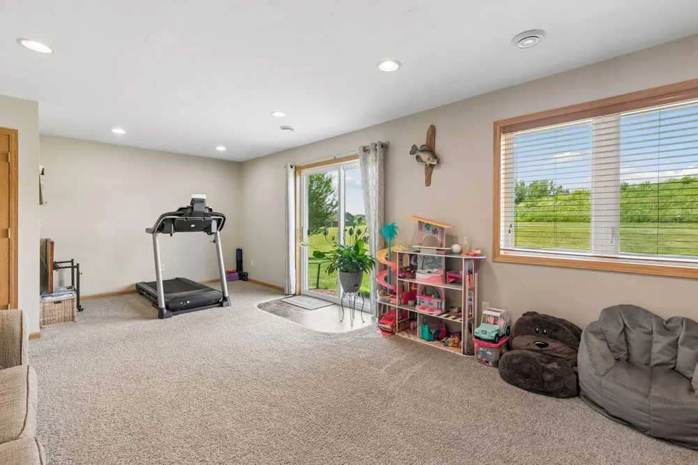 1302 Prairie Street NW Montgomery, MN 56069