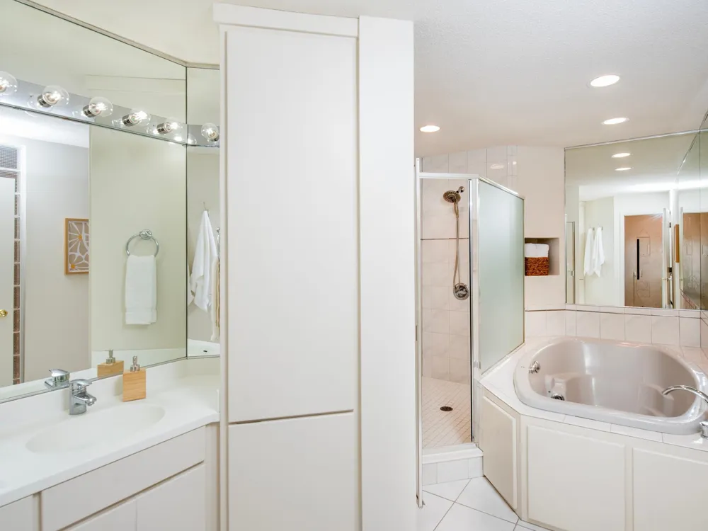 13900 Hill Ridge Drive Hopkins, MN 55305