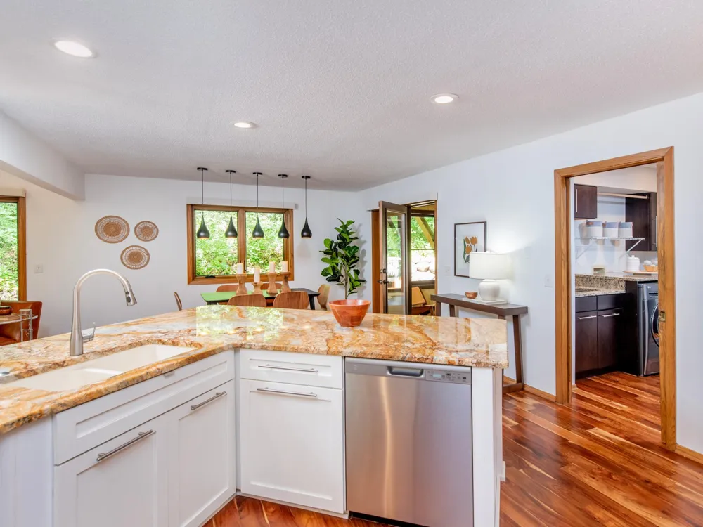 13900 Hill Ridge Drive Hopkins, MN 55305