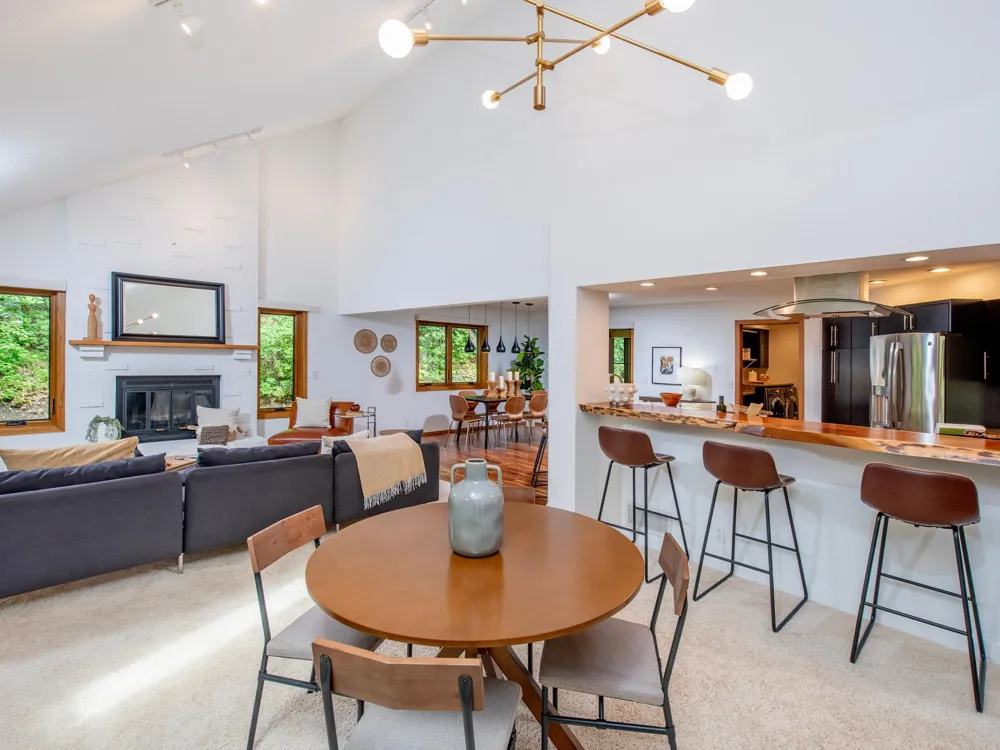 13900 Hill Ridge Drive Hopkins, MN 55305
