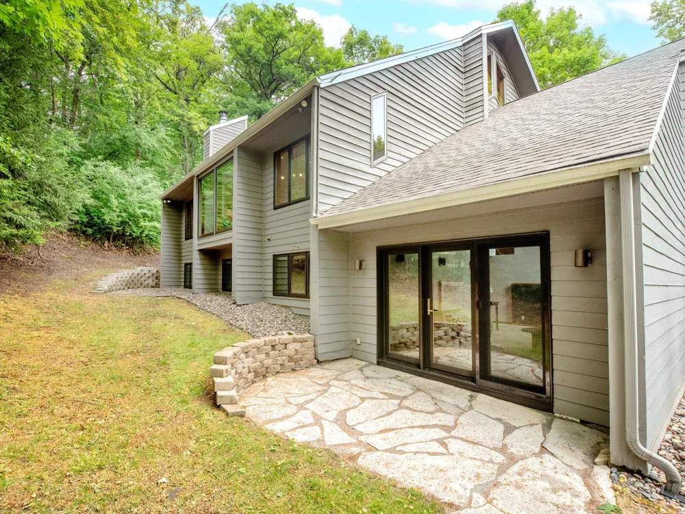 13900 Hill Ridge Drive Hopkins, MN 55305