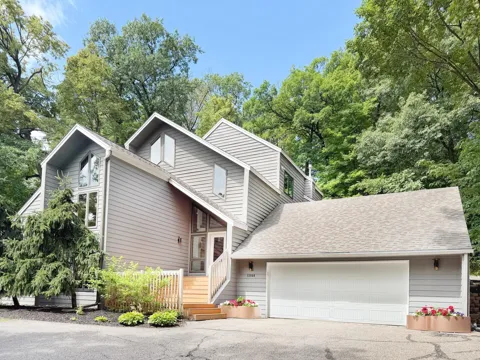 13900 Hill Ridge Drive