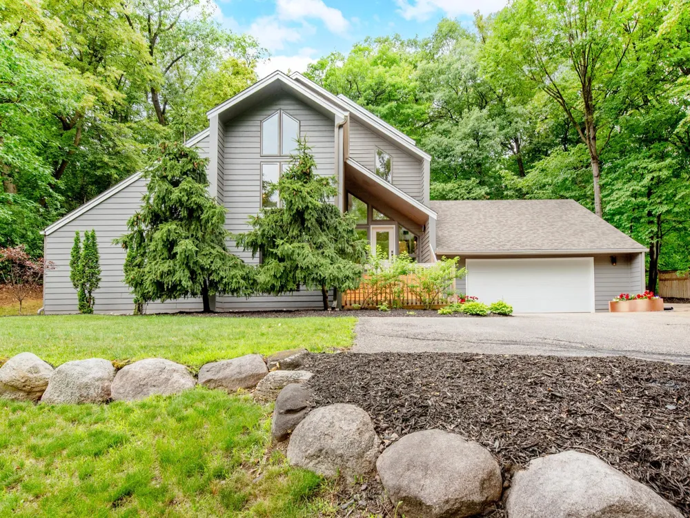 13900 Hill Ridge Drive Hopkins, MN 55305