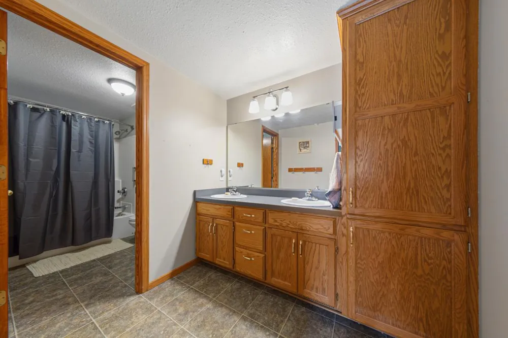 1524 Creek Lane Northfield, MN 55057