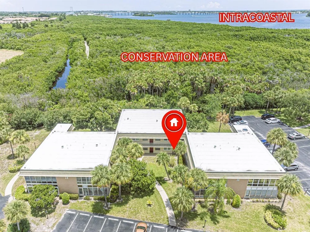 28 Vista Gardens Trail #105 Vero Beach, FL 32962