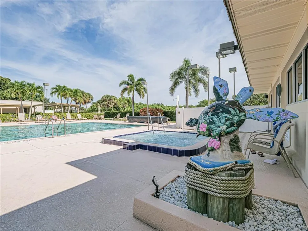 28 Vista Gardens Trail #105 Vero Beach, FL 32962