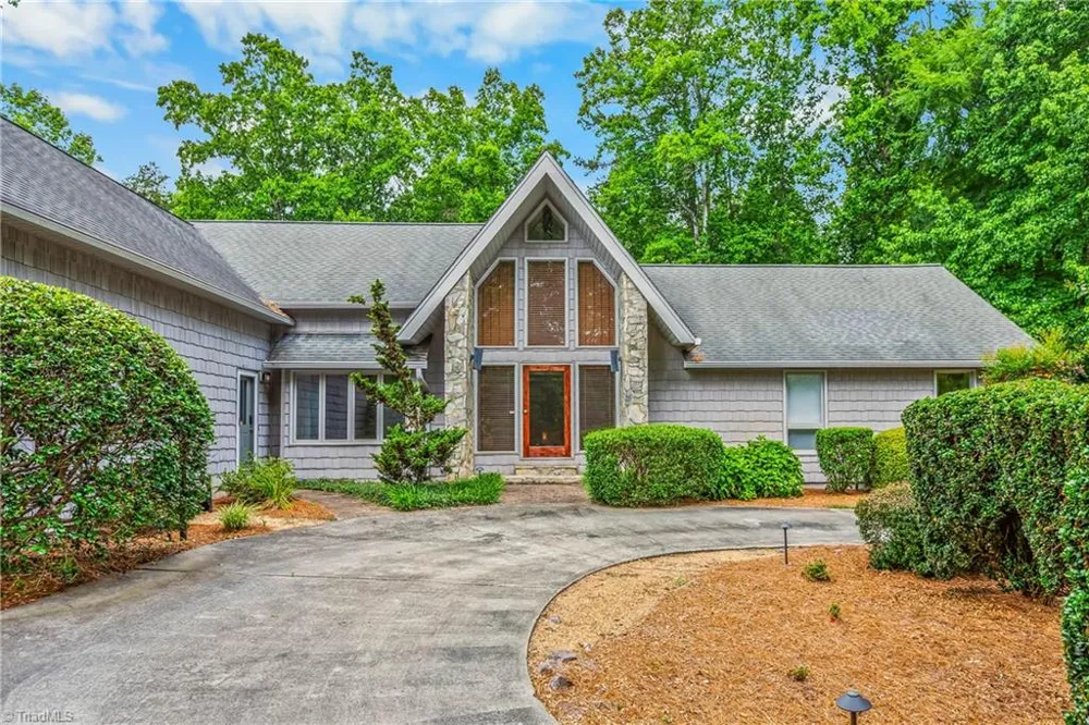 4200 Clinard Road Clemmons, NC 27012