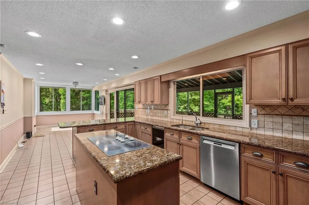 4200 Clinard Road Clemmons, NC 27012