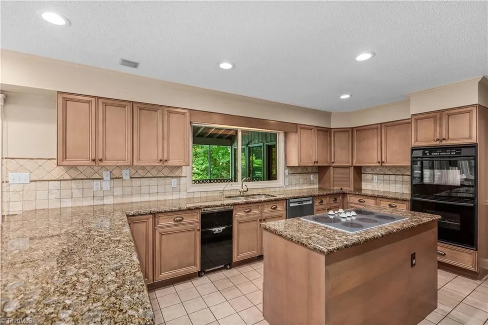 4200 Clinard Road Clemmons, NC 27012
