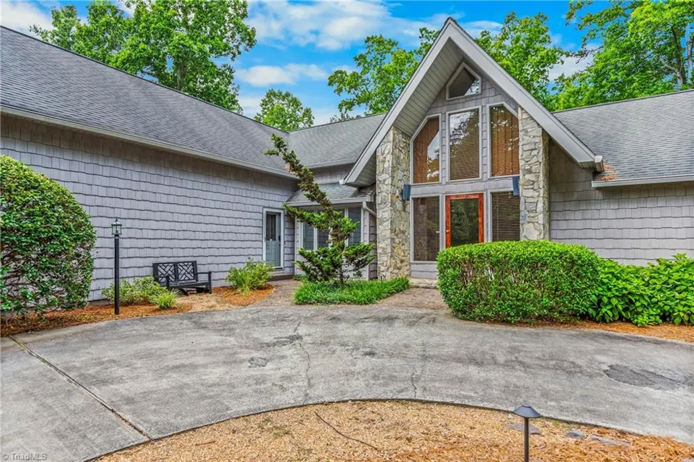 4200 Clinard Road Clemmons, NC 27012