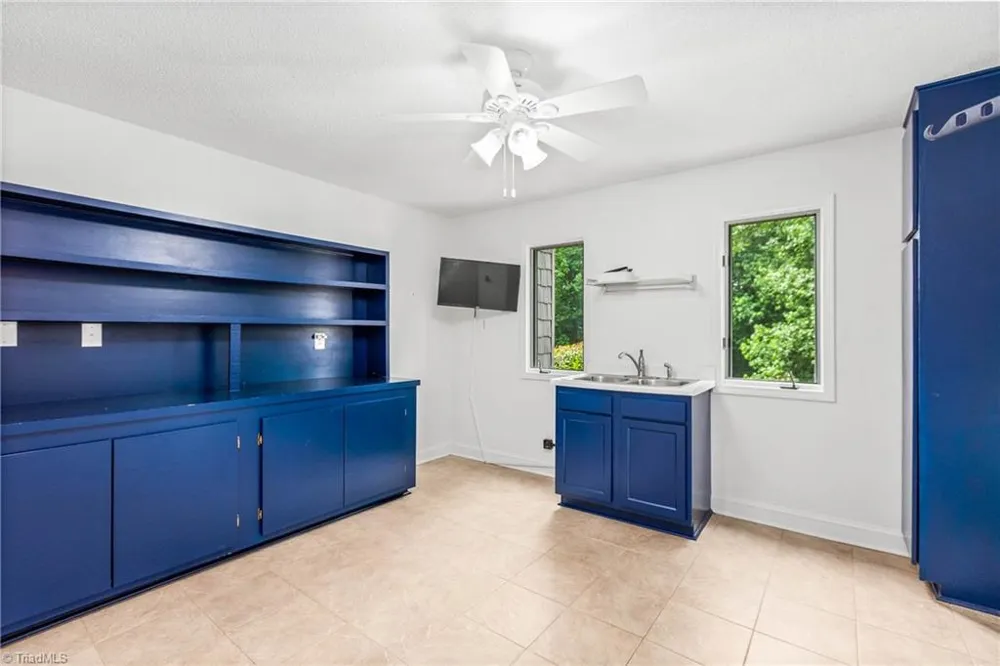 4200 Clinard Road Clemmons, NC 27012