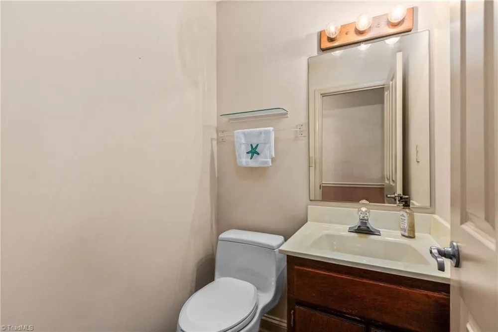 4200 Clinard Road Clemmons, NC 27012