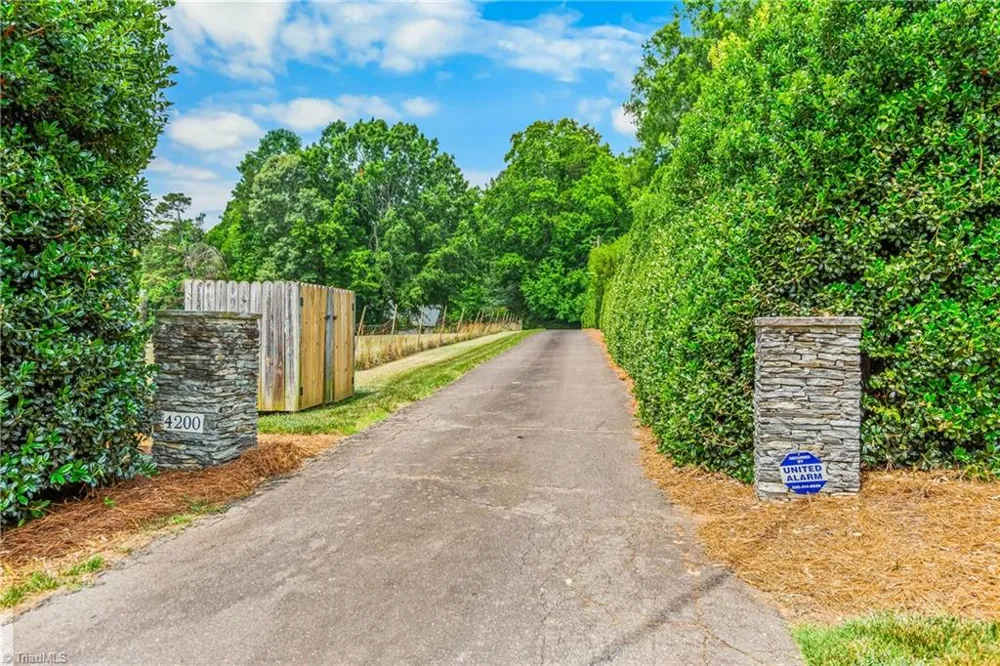 4200 Clinard Road Clemmons, NC 27012