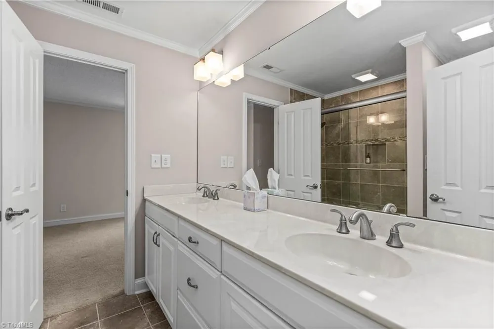 4200 Clinard Road Clemmons, NC 27012
