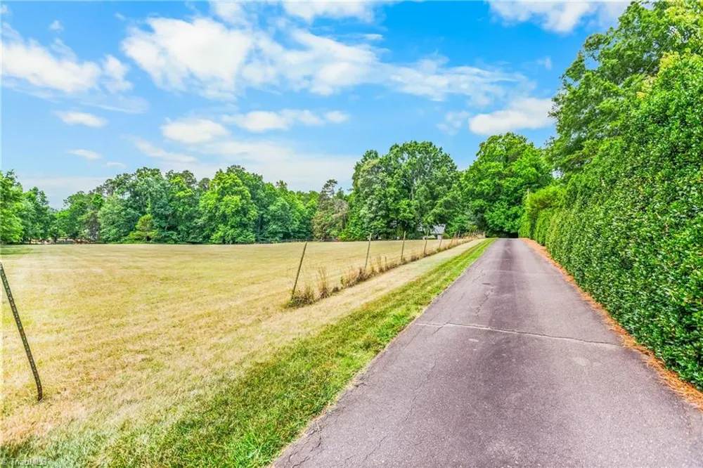 4200 Clinard Road Clemmons, NC 27012
