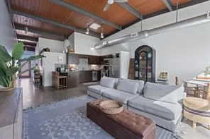 2205 Lamar Boulevard #523