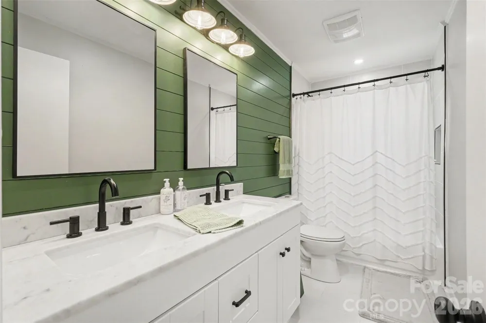 1203 Flintshire Drive Albemarle, NC 28001