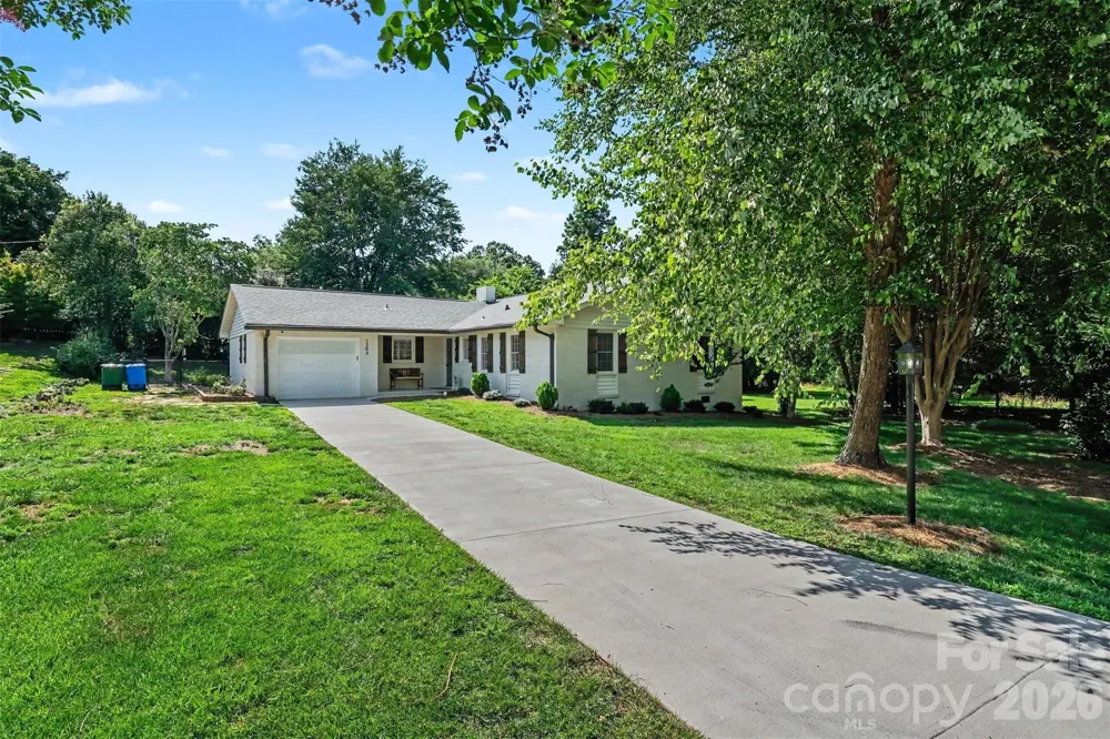 1203 Flintshire Drive Albemarle, NC 28001