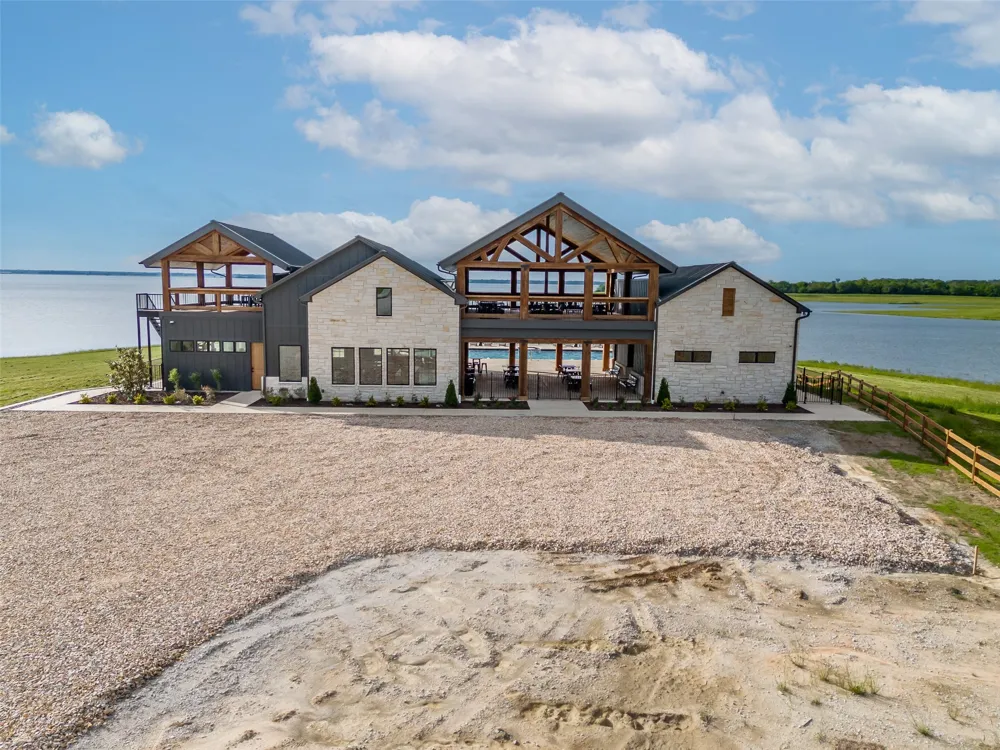 398 Timberland Heights Windom, TX 75492