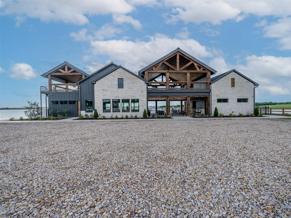 398 Timberland Heights Windom, TX 75492