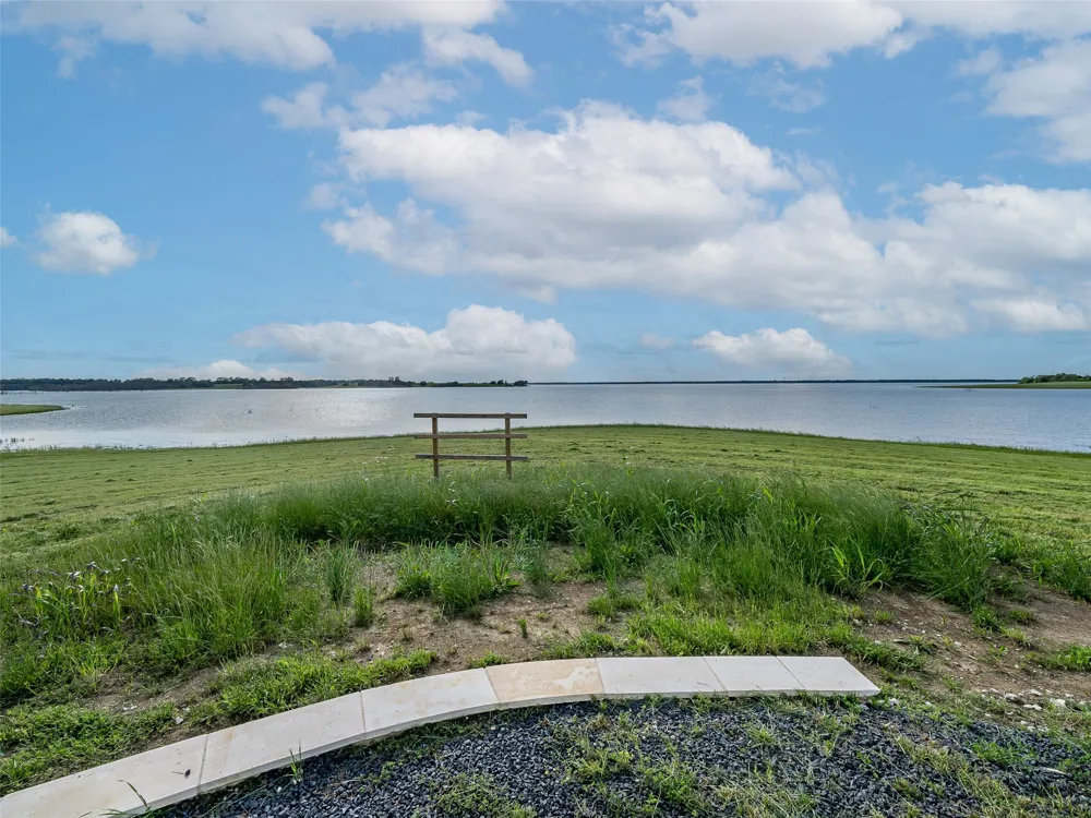 398 Timberland Heights Windom, TX 75492
